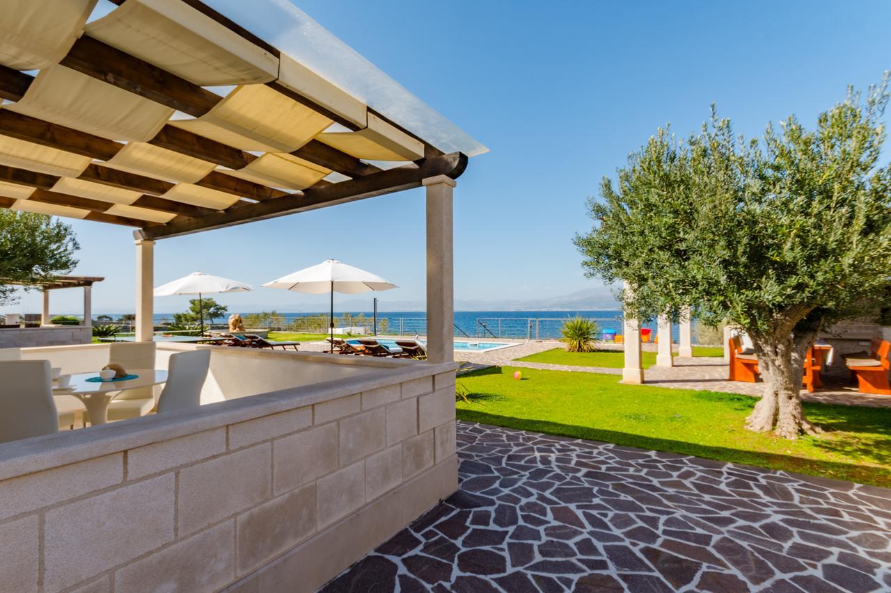 Villa Mis Supetar Exterior photo